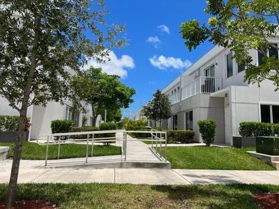 Modern Townhouse with terrace!