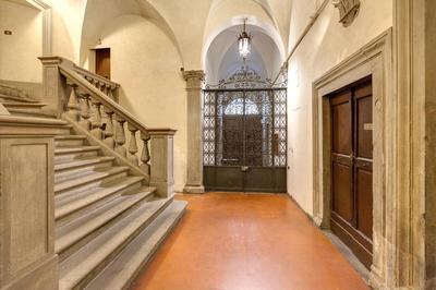 Casper Apartment by Mamo Florence