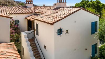 LV025 Airy Upstairs Studio with Mountain Views