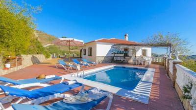 Casa Fuente Velez Sayalonga by Ruralidays