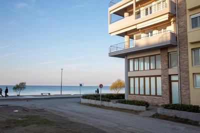 Salty Breeze Supreme Beachfront Apartment-Supreme Stay with free Parking