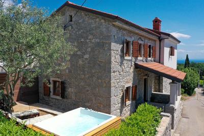Villa Fani with Jacuzzi