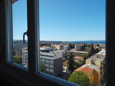 Comfortable apartment with great city and sea view