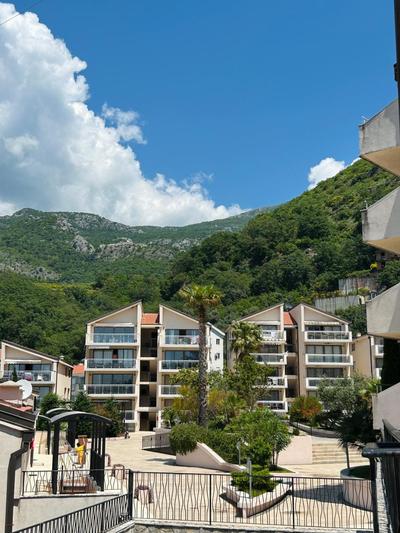 V Lux Apartment Sveti Stefan