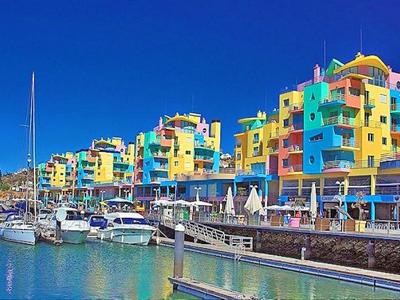 Luxury Apart wStunning Sea Views, Walk Beach