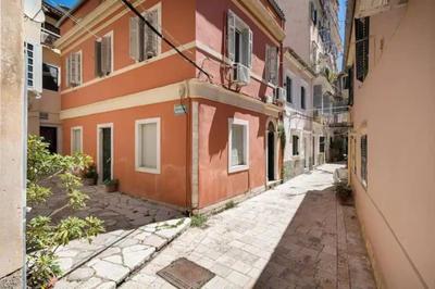 Q Apartments in Corfu Town