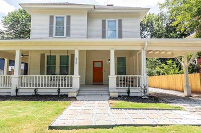 The White Rose Bungalow Near Downtown