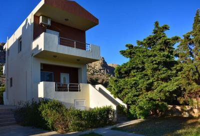 Remvi house. Sea and mountains view.