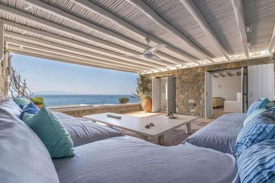 Villa Ostraco, Beachfront House 50m from the beach