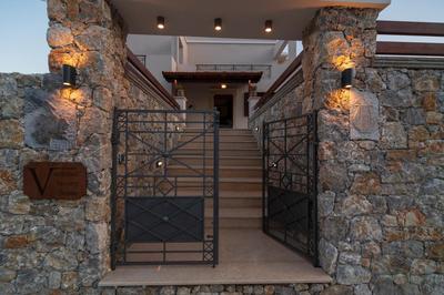 Vothinoi Luxury Home