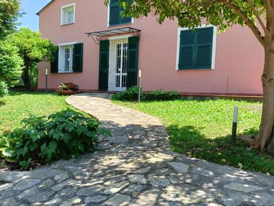 Villetta con giardino a due passi dal mare
