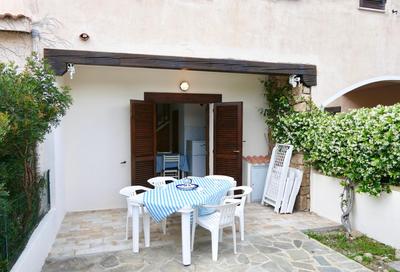 ISS Travel, Domo Cytonia 2-bedrooms apartment with private fenced terrace