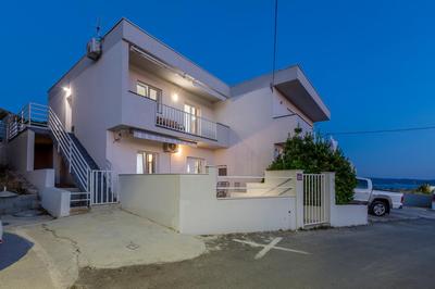 House with private pool Magdalena