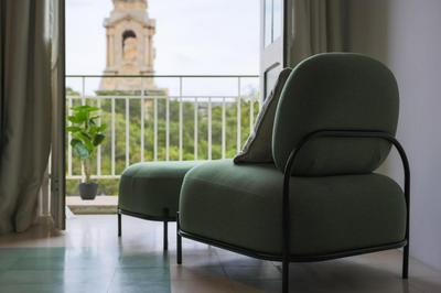 Stylish Apartment steps from the Capital