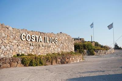 Beautiful house with stunning views in Costa Ilios