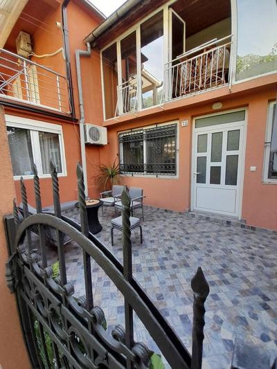 Angelia Apartment