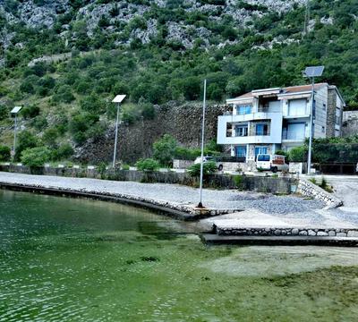 Ariya mare apartman Risan Montenegro, na plaži