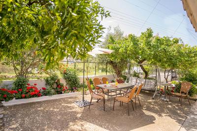 GARDEN HOUSE