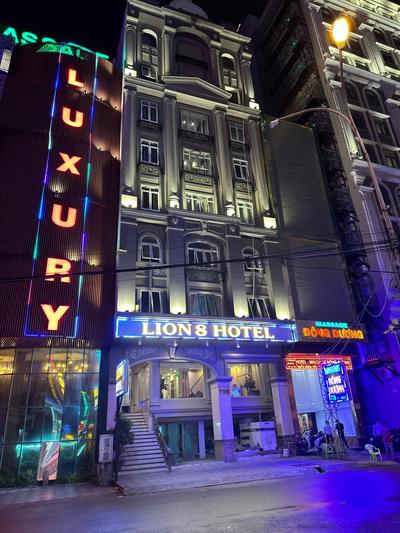 LION 8 Hotel