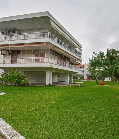 E & D family apartment by the sea