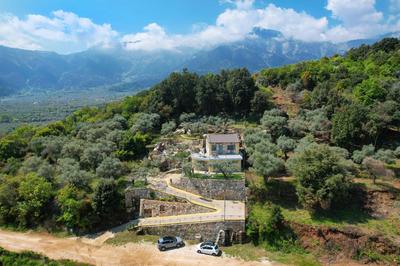 Villa Lithos