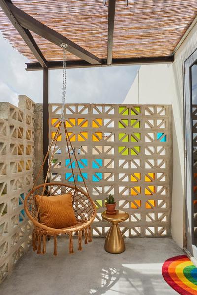 MOOD HAUS by DW - 70's Retro Stays