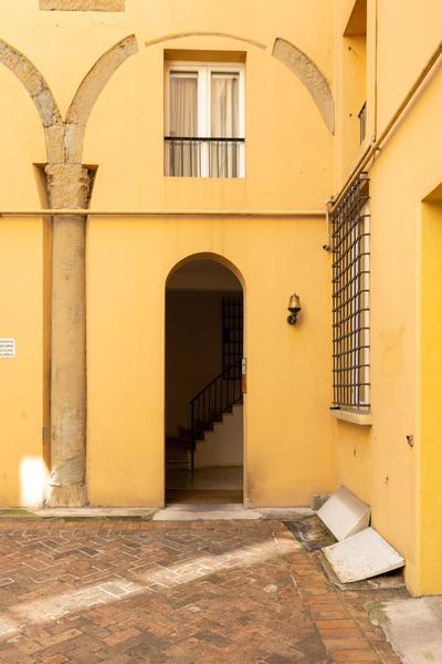 Santo Stefano Elegant Apartment by Wonderful Italy