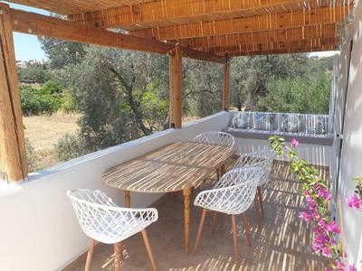 Lemonia Apartment with yard