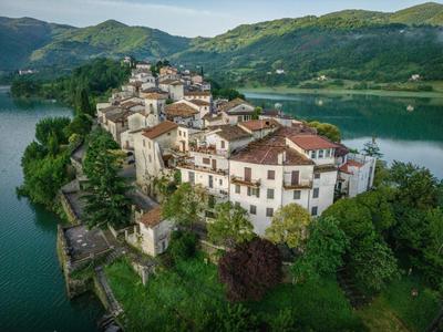 Letizia Lake House by Letizia Collection