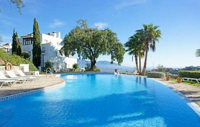 Comfy 2BR, 2Bathroom, Parking, Pool, Sea Views, Elviria Alta