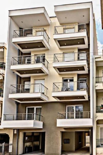 8 Blocks Apartments 4A