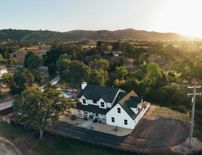 Paso Wine Country Farmhouse with Pool, Spa, Game Room