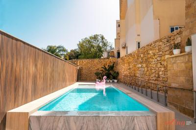 Spinola Stays St Julian's