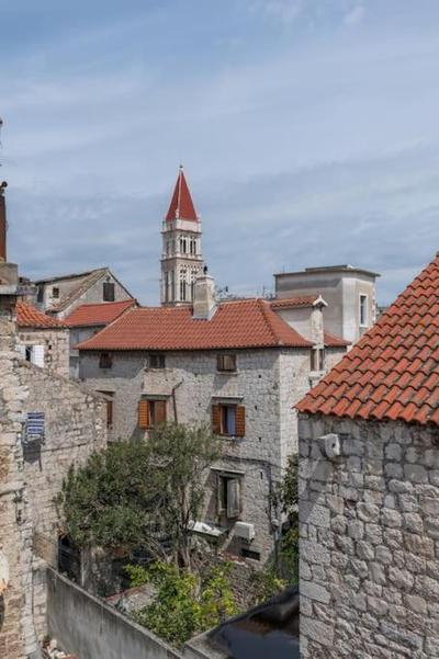 3 bedrooms charming stone house in old town