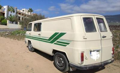canary van for drive, near to TFS Mercedes MB