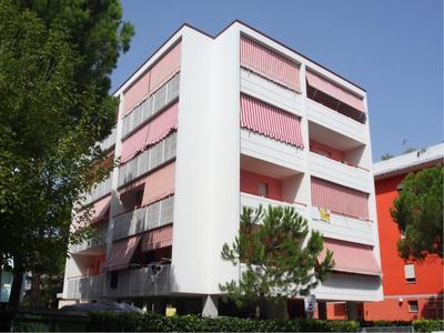 Renewed two-roomed flat with swimming pool