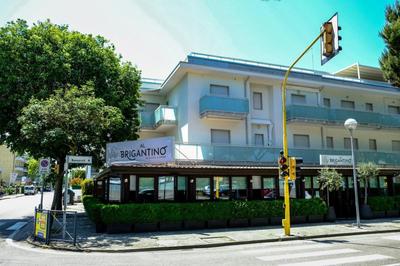 Jesolo flat - swimming pool beach and park free