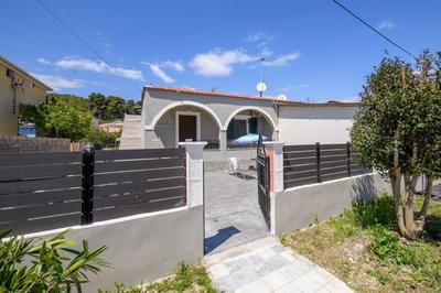 Fotini's Apartments by the Sea
