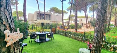 San Pietro Garden Apartment, Lalëz,