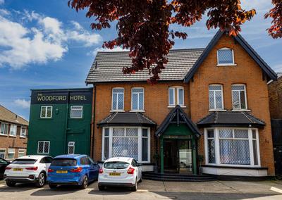 Woodford Hotel
