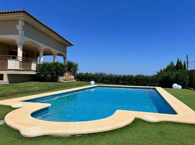 Villa Octopus by Bebreeze