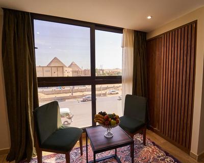 New Pyramid Front Hotel