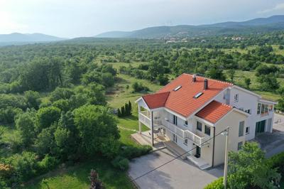 Villa Ivy with perfect privacy, pool, sauna and jacuzzi