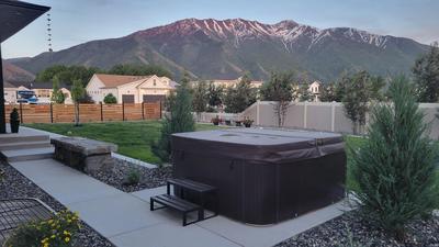 Spacious & Modern Apartment, close to Universities and Mountains