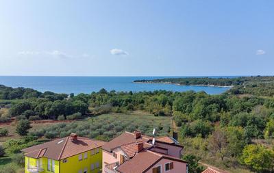 Sea View Apartment - Roberto