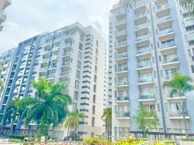 Big Condo Across Manila Airport w/ WIFI