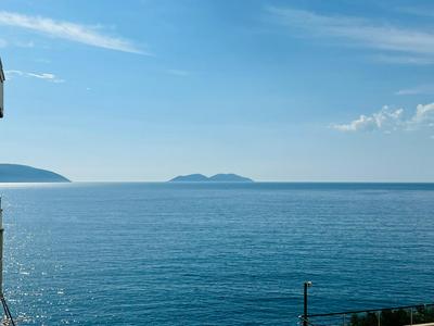 Sea view apartment