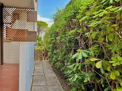 Beach house with private garden and parking