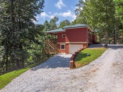 Red Rooster Family Cabin w/Hot Tub+Fire Pit+View