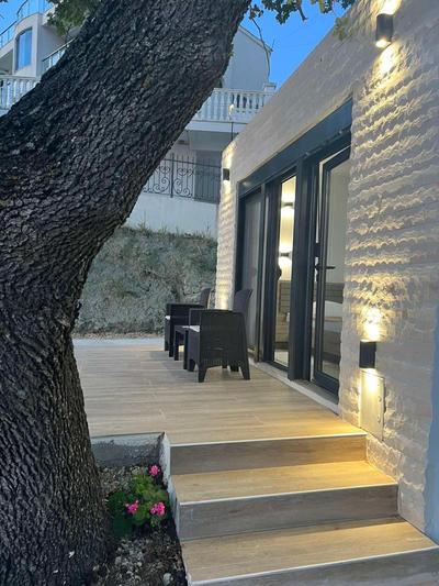 Rasi Sea Side Luxury Apartment